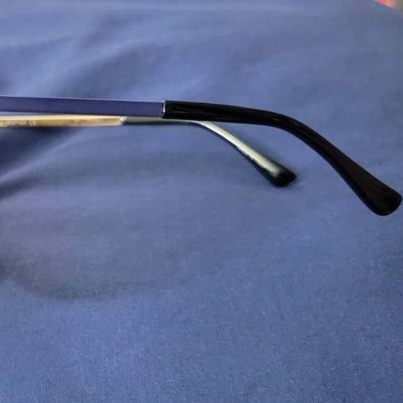 Despada sunglasses and case - Picture 3 of 5